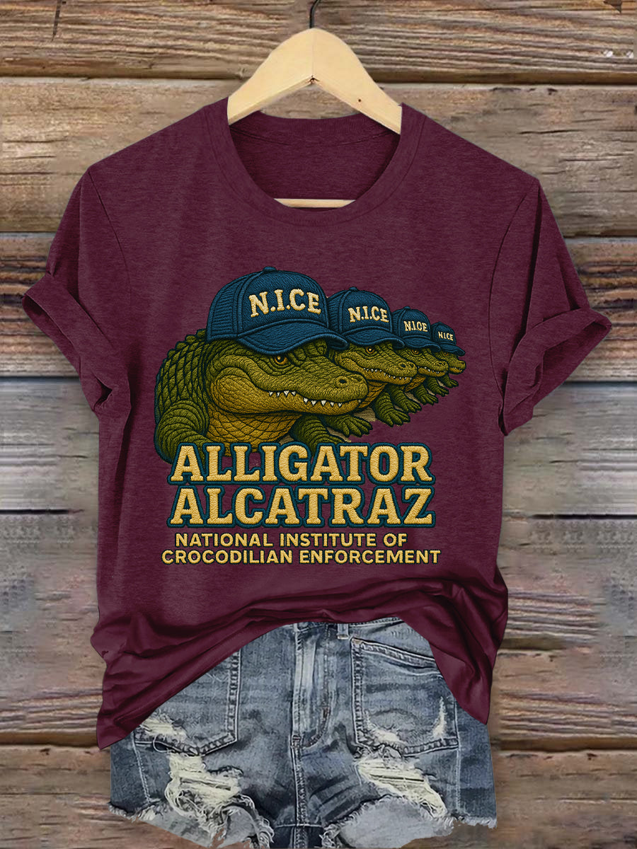 Retro Alligator Alcatraz Funny Florida Everglades Art Casual T-Shirt