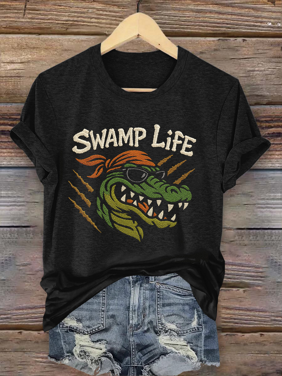 Retro Alligator Alcatraz Funny Florida Everglades Art Casual T-Shirt