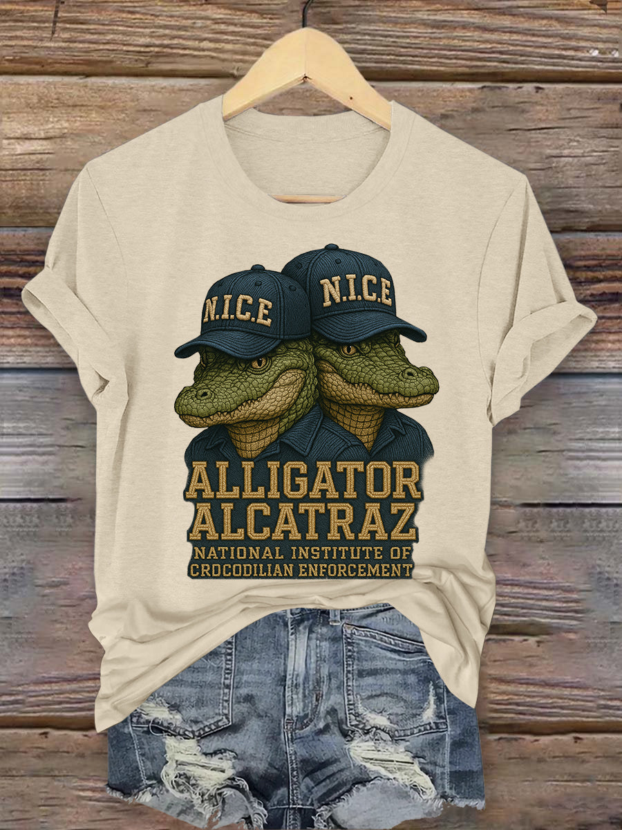 Retro Alligator Alcatraz Funny Florida Everglades Art Casual T-Shirt
