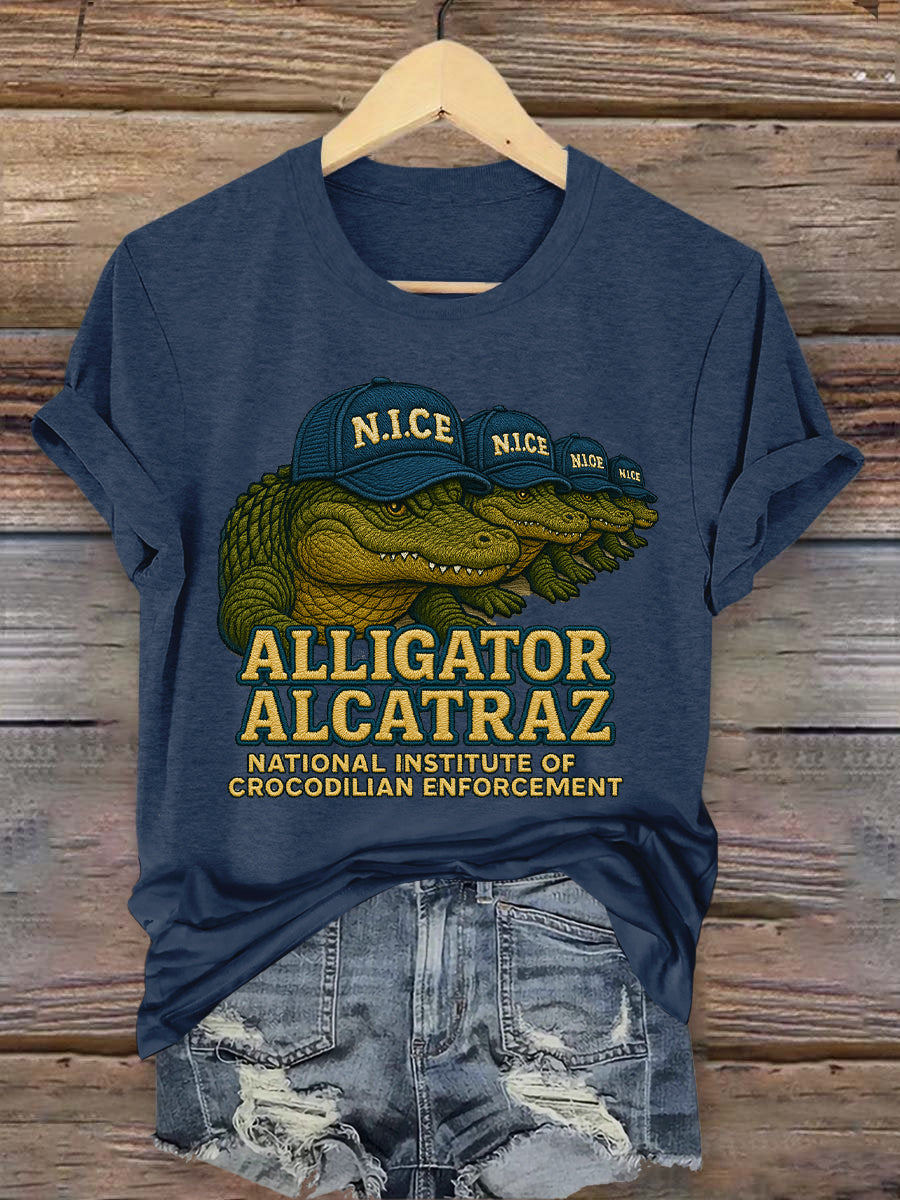 Retro Alligator Alcatraz Funny Florida Everglades Art Casual T-Shirt