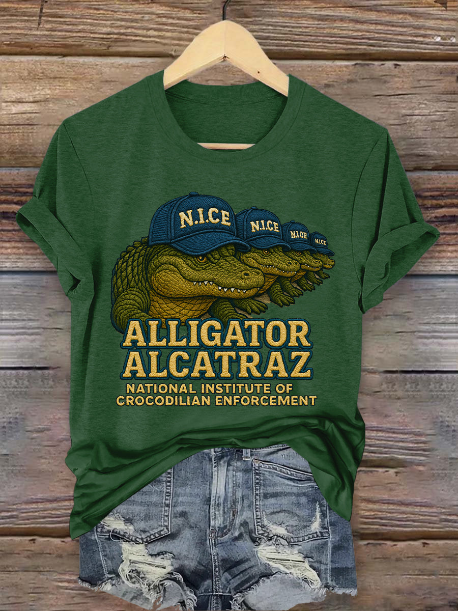 Retro Alligator Alcatraz Funny Florida Everglades Art Casual T-Shirt