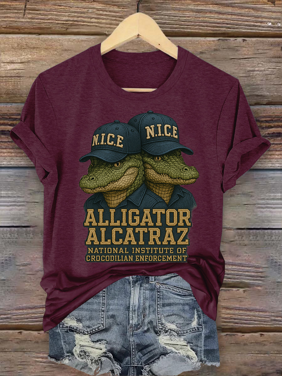 Retro Alligator Alcatraz Funny Florida Everglades Art Casual T-Shirt