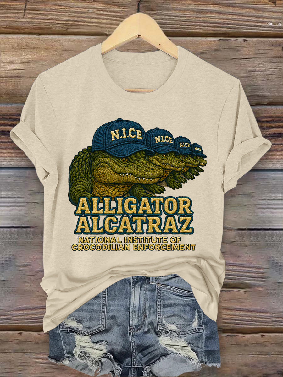 Retro Alligator Alcatraz Funny Florida Everglades Art Casual T-Shirt